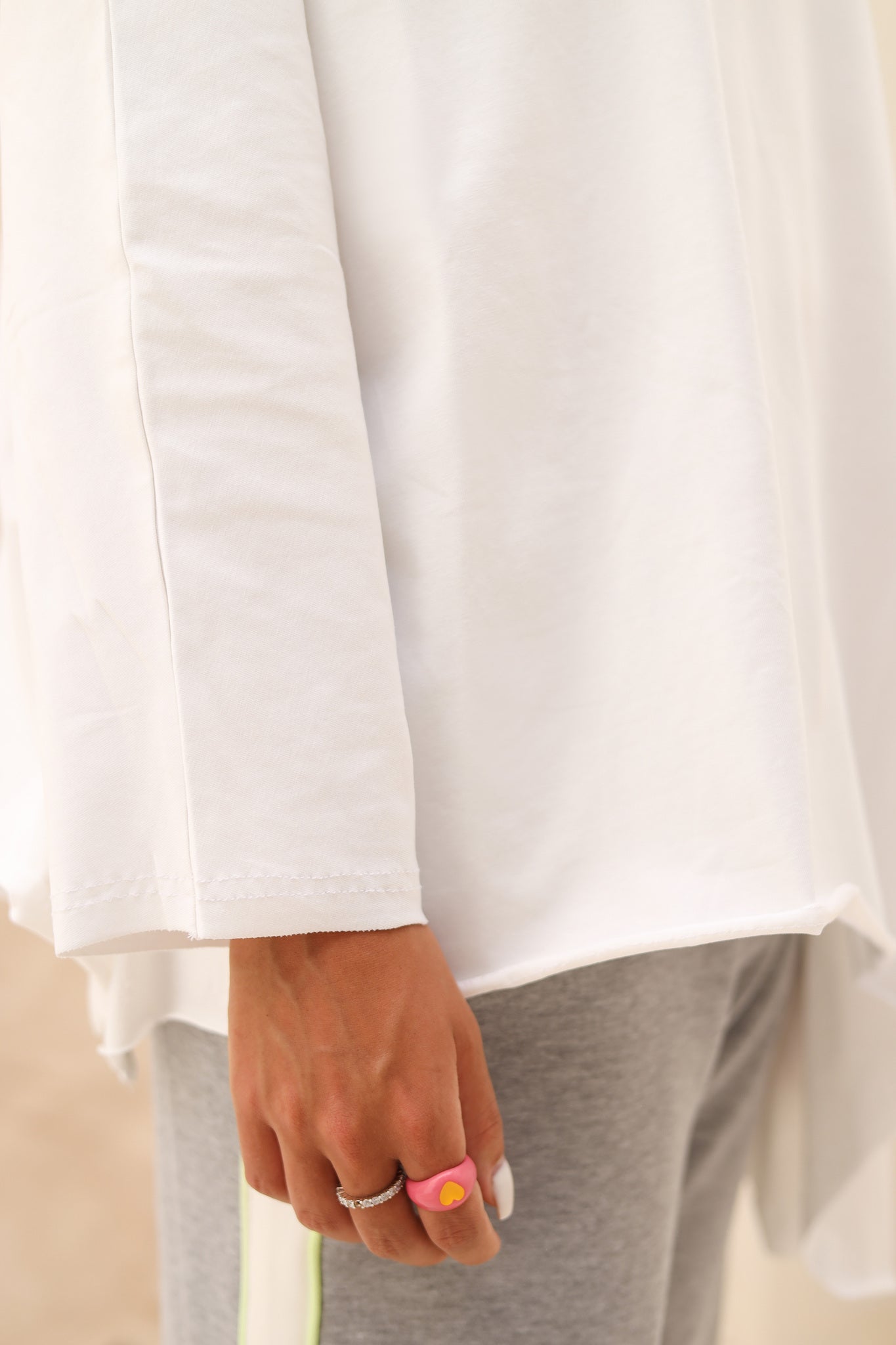 One-sided long sleeve T-shirt